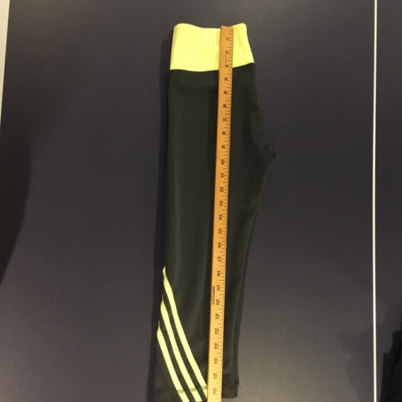 Adidas climalite capri joga pants. - Picture 4 of 8